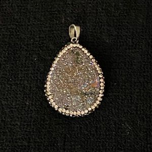 Necklace charm in faux stone and silver